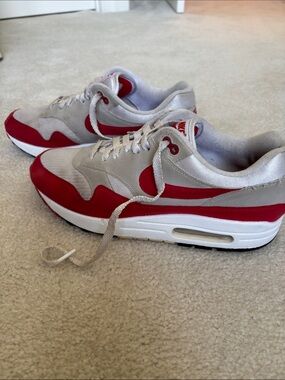 Nike Air Max 1 Red and White - size 10